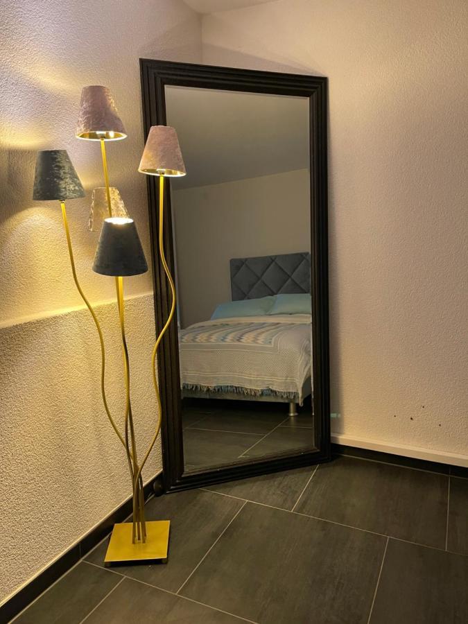 2 Zimmer Wohnung Zur Tagliche Miete Хехинген Экстерьер фото