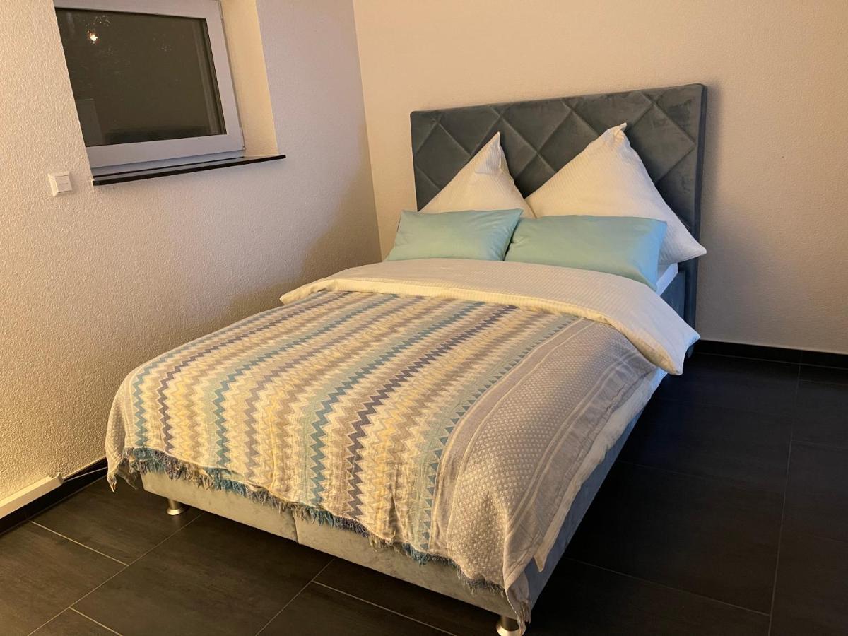 2 Zimmer Wohnung Zur Taegliche Miete Хехинген Экстерьер фото